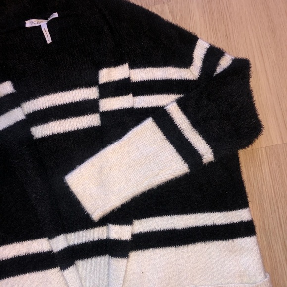 Sweatshirt - Picture 5 of 8